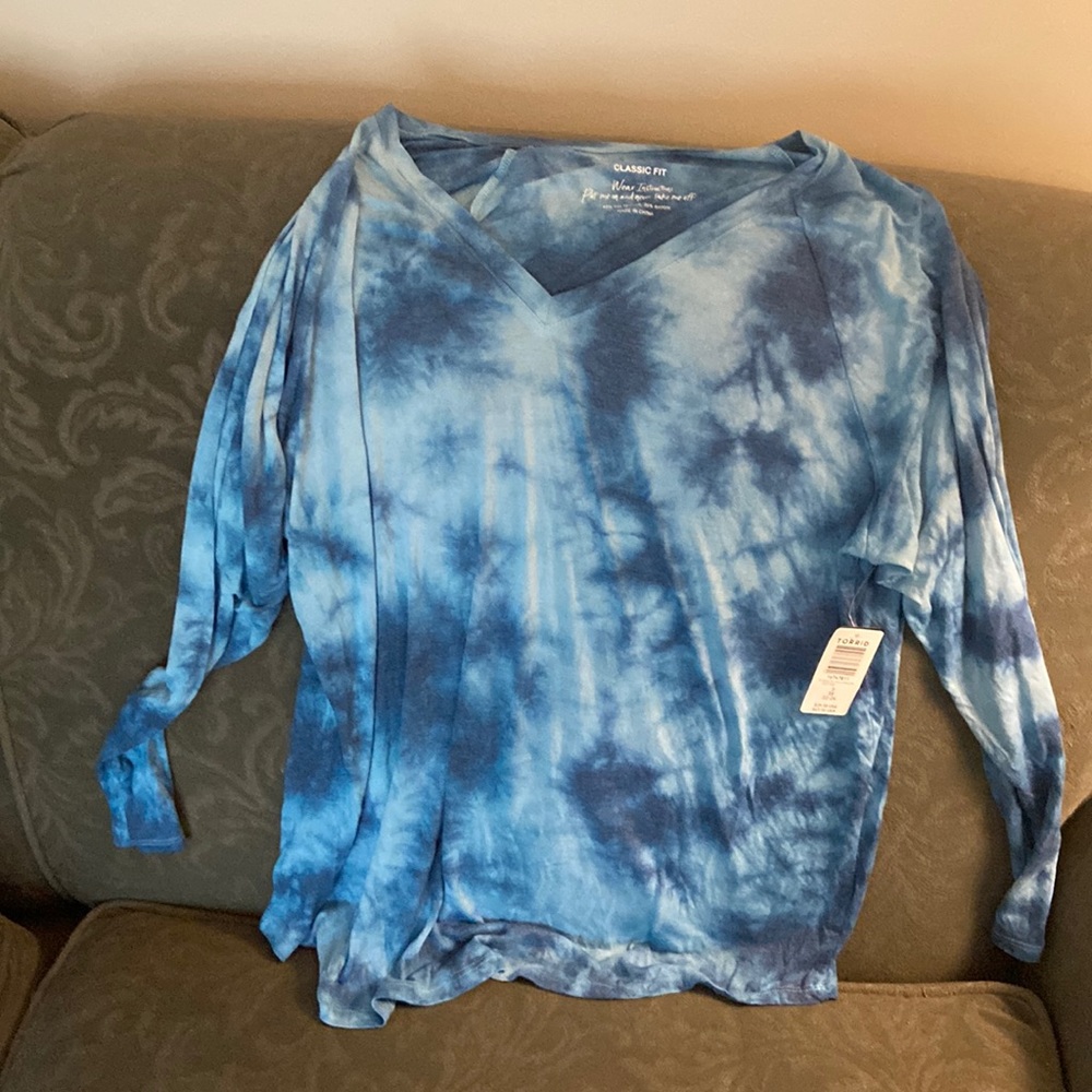 Women’s top by Torrid. Classic fit, size 3.